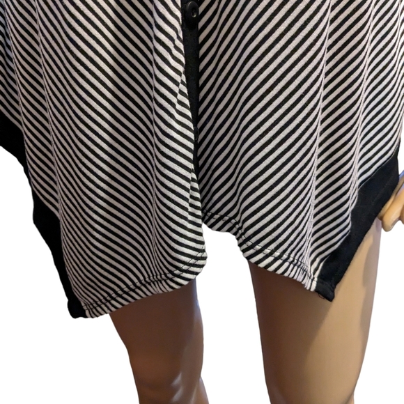 FROXX black & white diagonally striped asymmetrical spaghetti strap tank top. - Picture 12 of 12